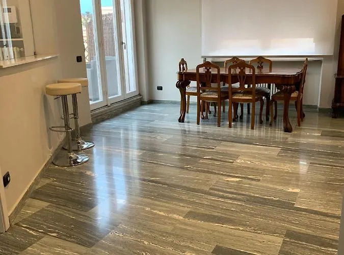 Pacuvio Vatican House *